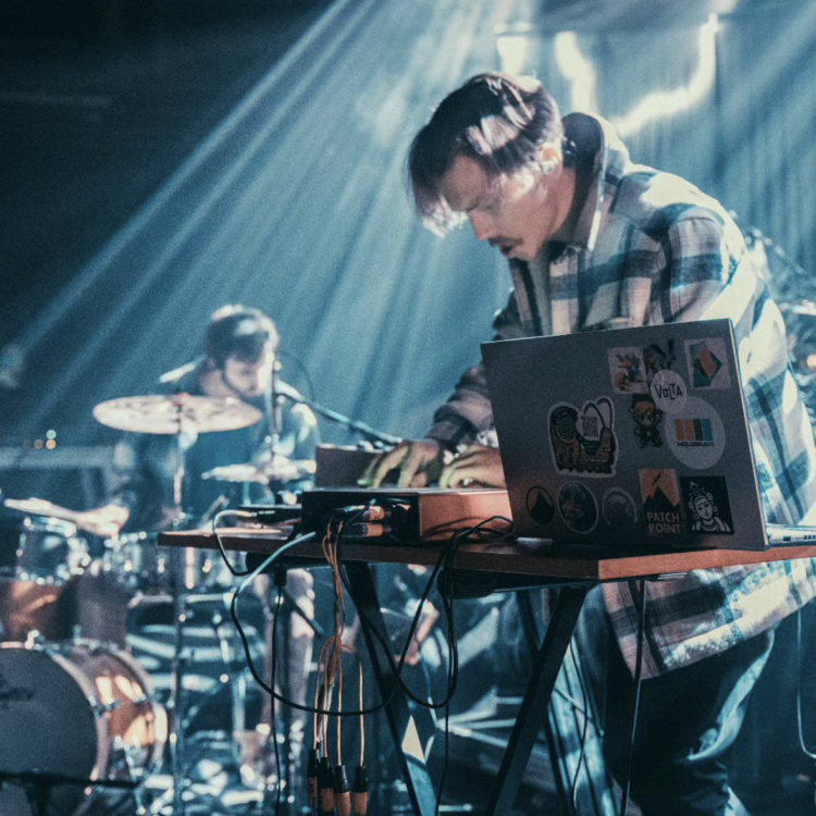 Alex Lesage tijdens een optreden